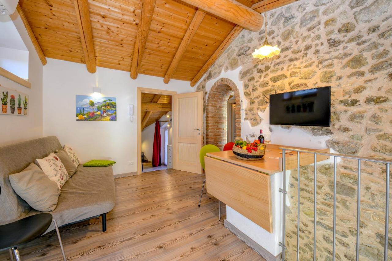 Casa Nel Borgo - Il Gufo Tremosine Exterior foto