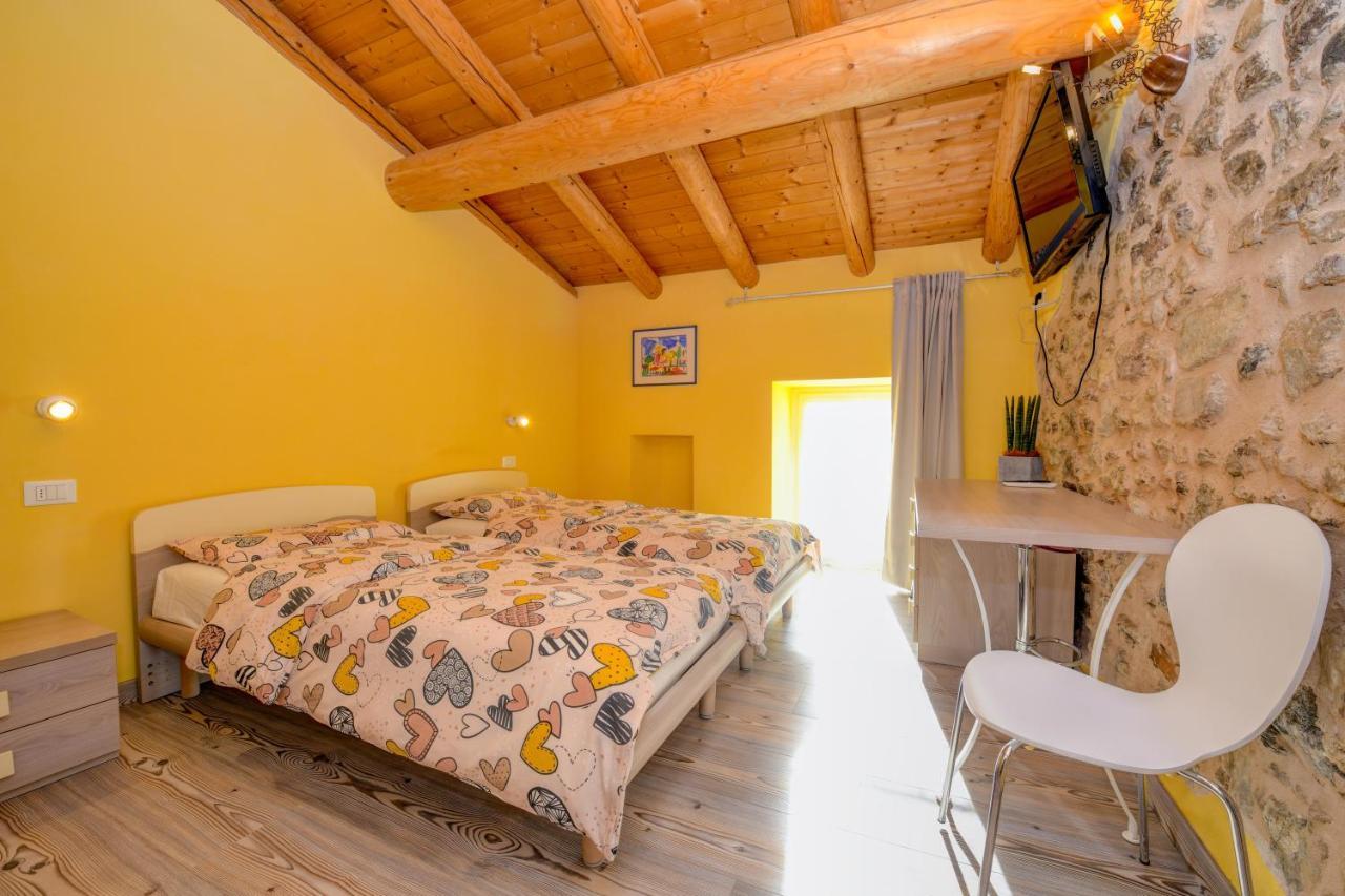 Casa Nel Borgo - Il Gufo Tremosine Exterior foto